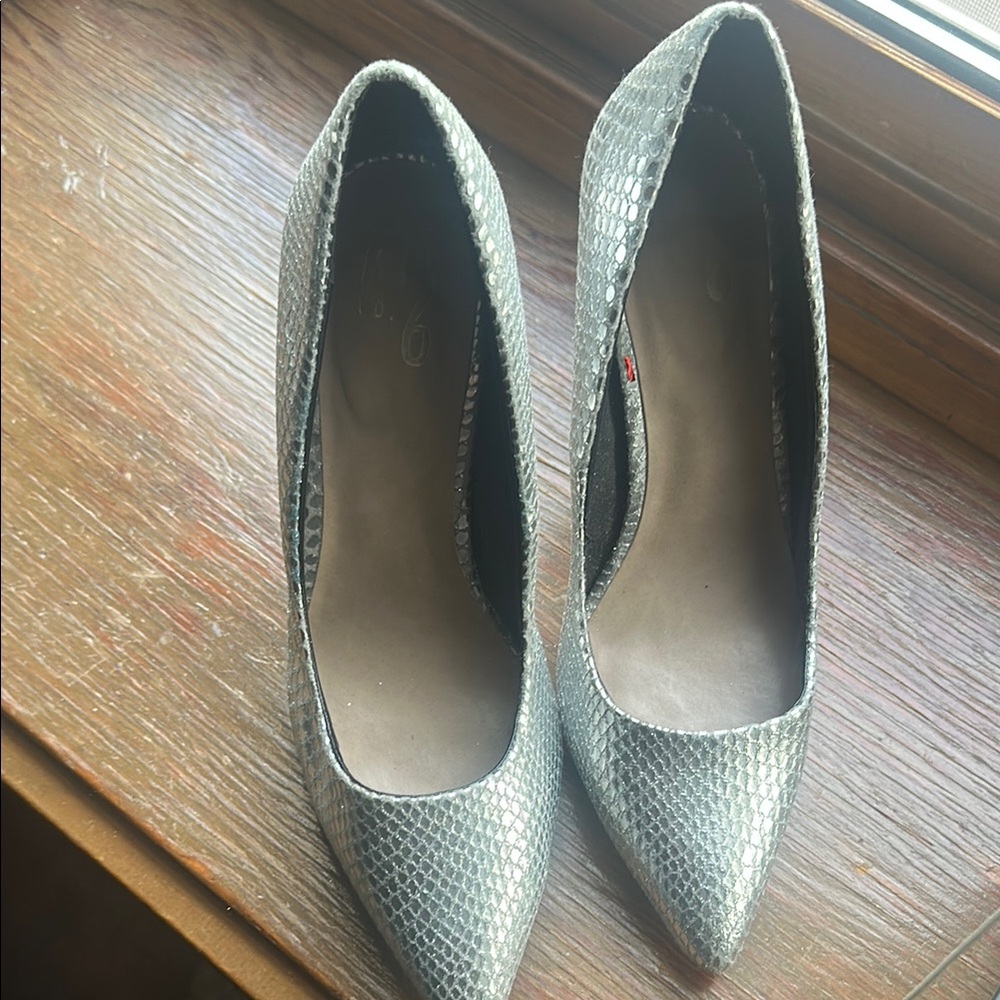 Mi Silver Textured Heels